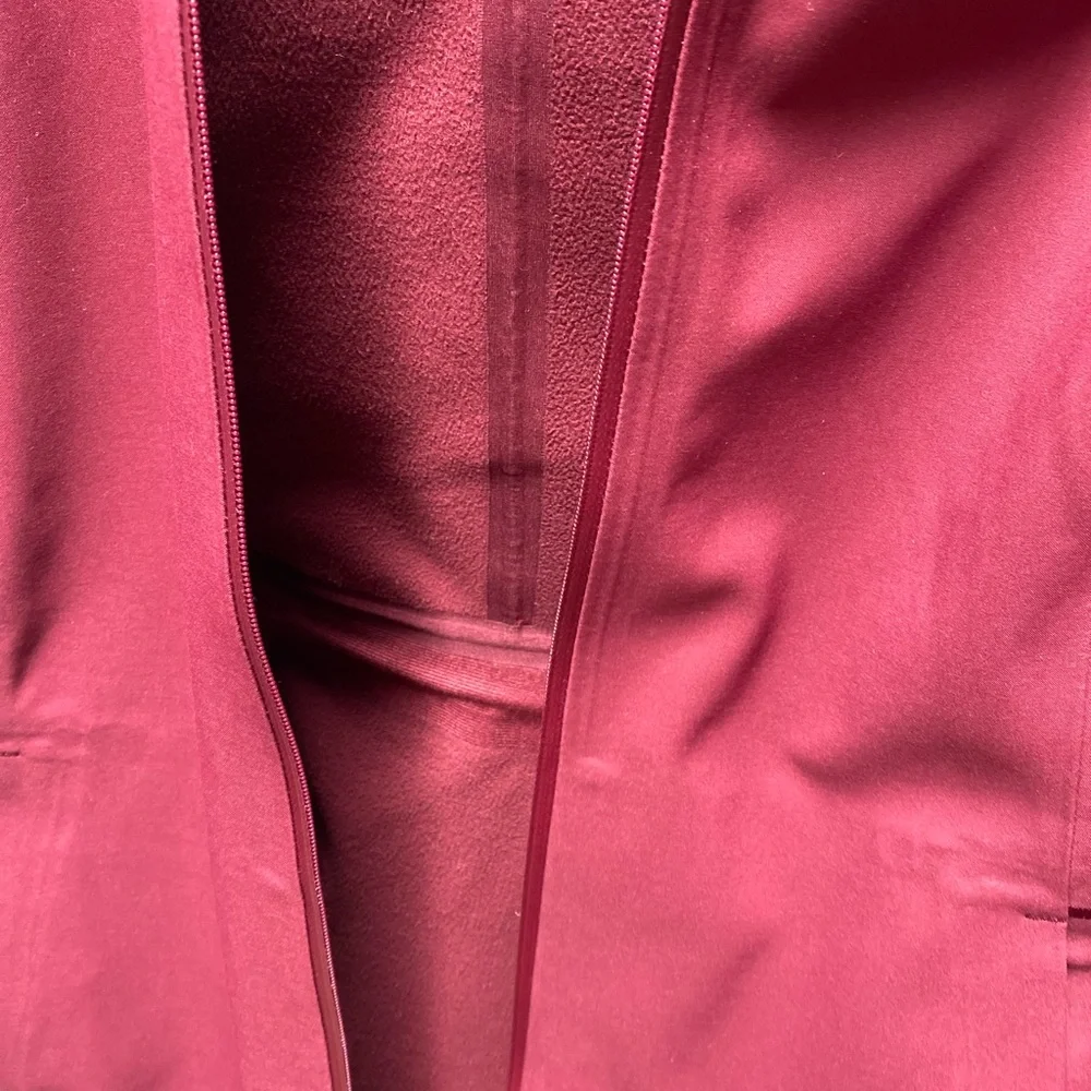 Lululemon jacket - Picture 5 of 5